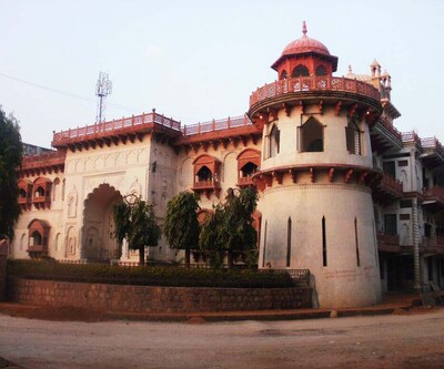Arya Hammeer Garhi Heritage Resort